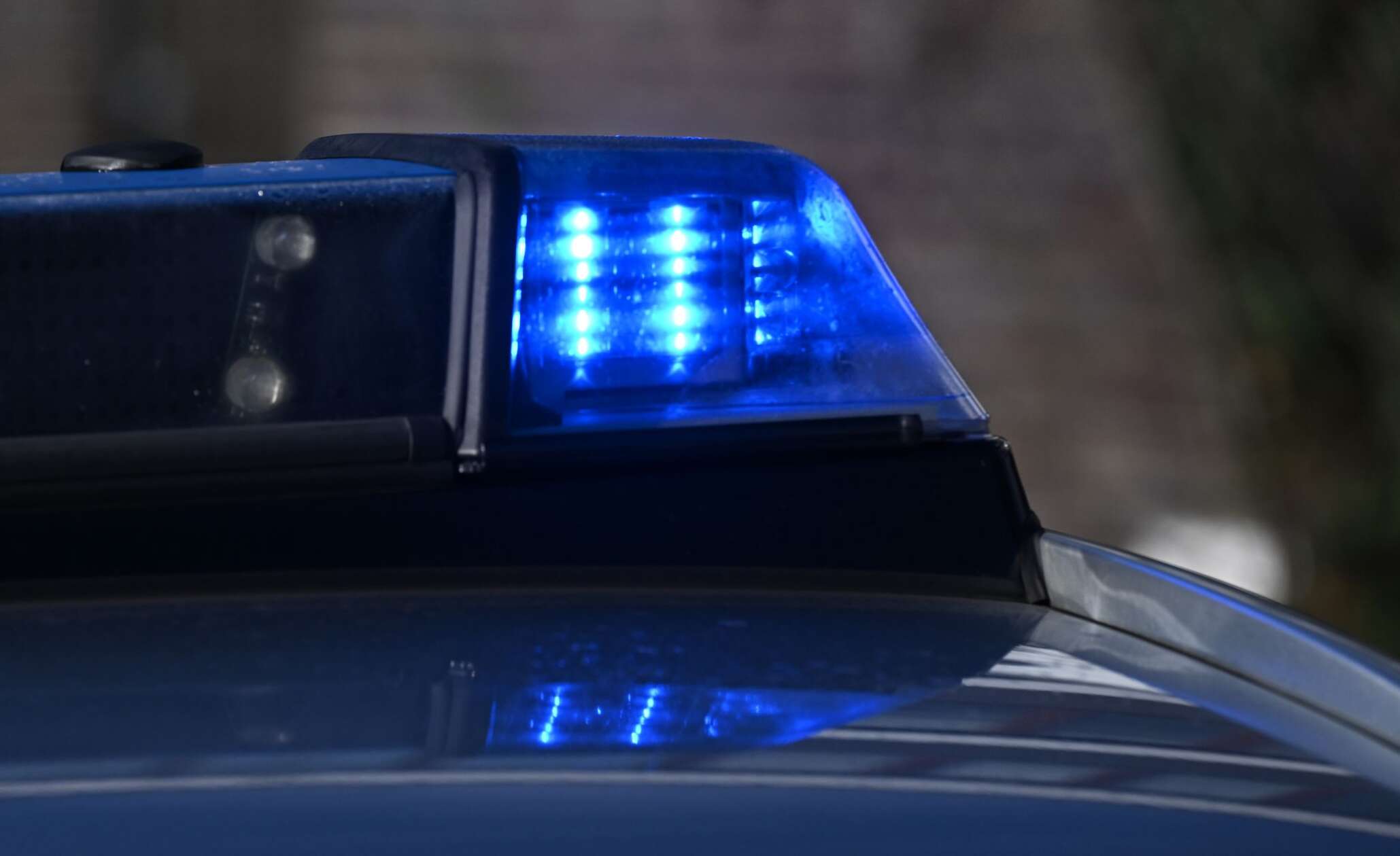Auto brennt auf A96 – Mindestens zehn Kilometer Stau